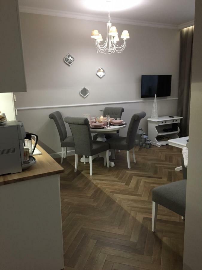 Family & Business Sauna Apartments Sienkiewicza No1 Centrum Plac Lliteratow- Piekny Apartament - 1 Bedroom With Private Sauna, Bath With Hydromassage, Parking キェルツェ エクステリア 写真