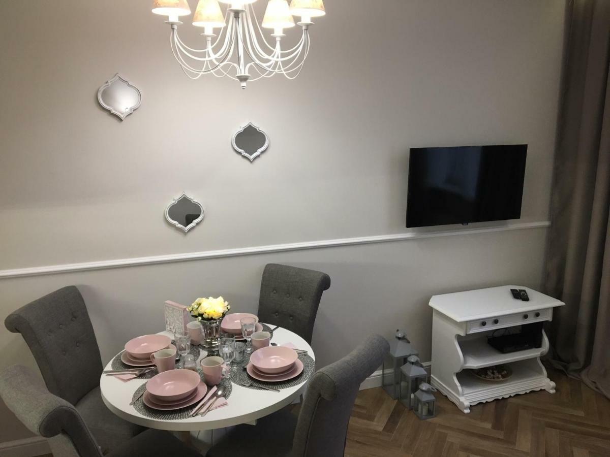Family & Business Sauna Apartments Sienkiewicza No1 Centrum Plac Lliteratow- Piekny Apartament - 1 Bedroom With Private Sauna, Bath With Hydromassage, Parking キェルツェ エクステリア 写真
