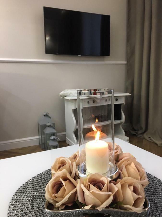 Family & Business Sauna Apartments Sienkiewicza No1 Centrum Plac Lliteratow- Piekny Apartament - 1 Bedroom With Private Sauna, Bath With Hydromassage, Parking キェルツェ エクステリア 写真