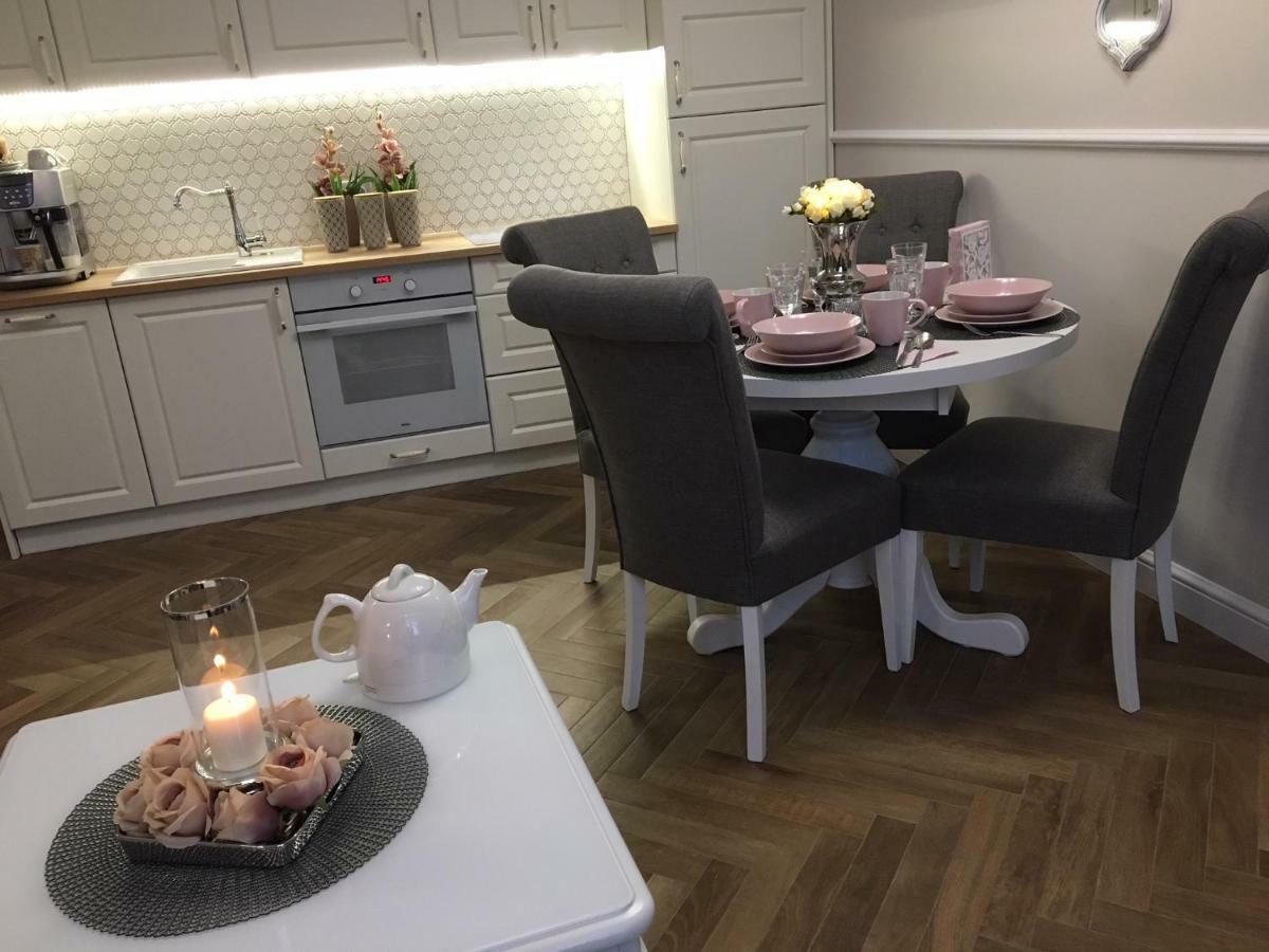 Family & Business Sauna Apartments Sienkiewicza No1 Centrum Plac Lliteratow- Piekny Apartament - 1 Bedroom With Private Sauna, Bath With Hydromassage, Parking キェルツェ エクステリア 写真