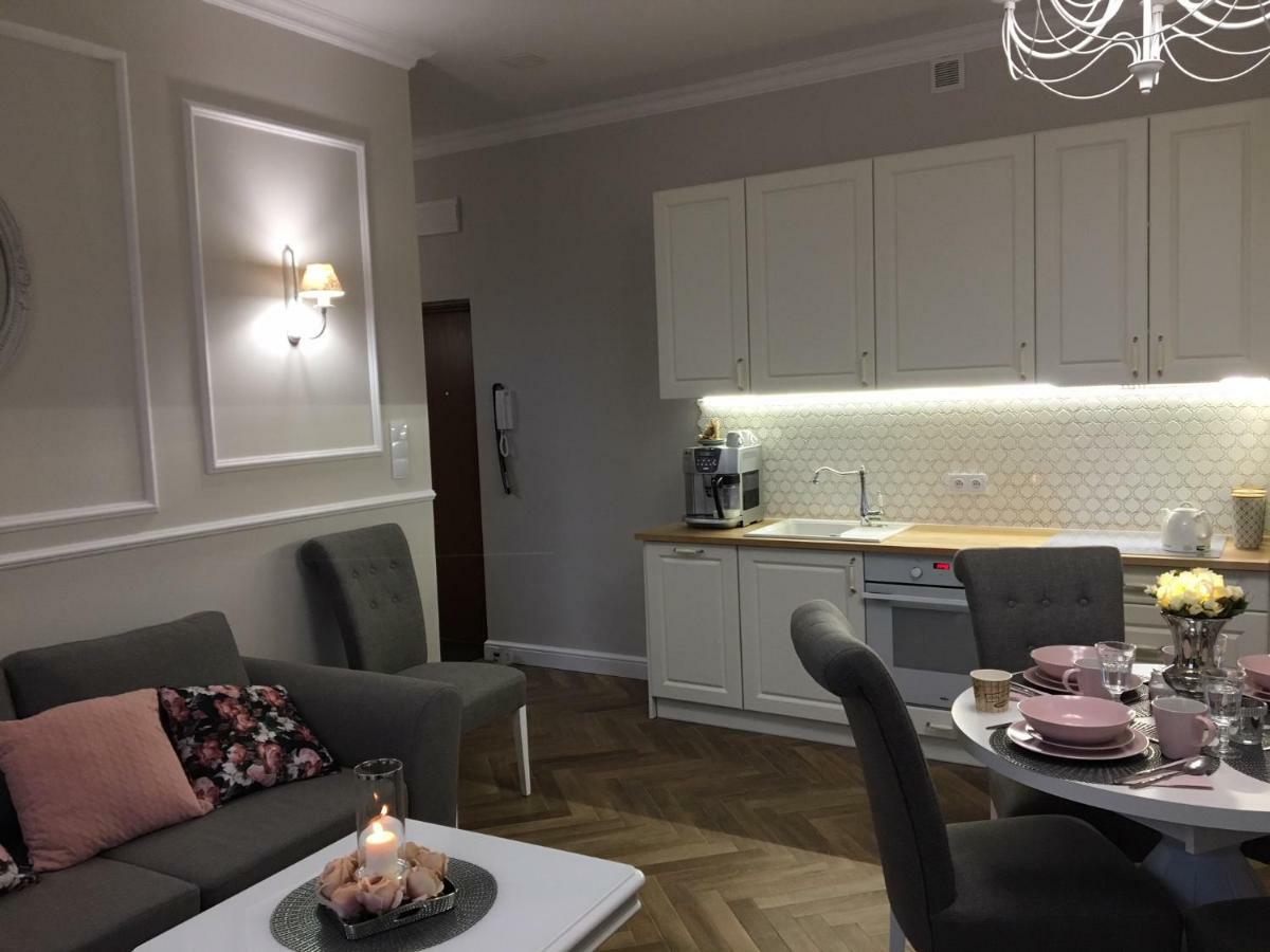 Family & Business Sauna Apartments Sienkiewicza No1 Centrum Plac Lliteratow- Piekny Apartament - 1 Bedroom With Private Sauna, Bath With Hydromassage, Parking キェルツェ エクステリア 写真