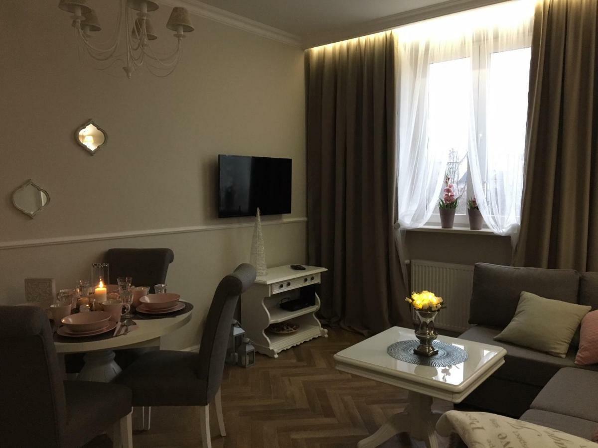 Family & Business Sauna Apartments Sienkiewicza No1 Centrum Plac Lliteratow- Piekny Apartament - 1 Bedroom With Private Sauna, Bath With Hydromassage, Parking キェルツェ エクステリア 写真