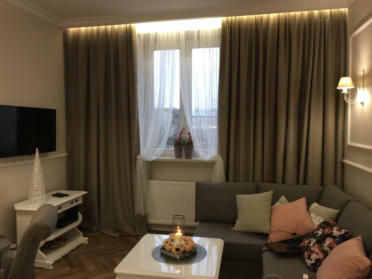 Family & Business Sauna Apartments Sienkiewicza No1 Centrum Plac Lliteratow- Piekny Apartament - 1 Bedroom With Private Sauna, Bath With Hydromassage, Parking キェルツェ エクステリア 写真