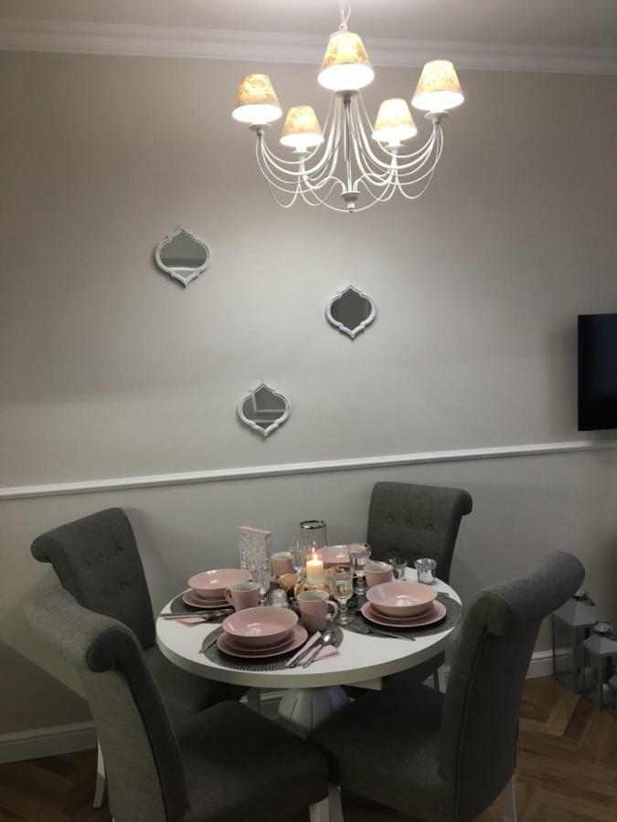Family & Business Sauna Apartments Sienkiewicza No1 Centrum Plac Lliteratow- Piekny Apartament - 1 Bedroom With Private Sauna, Bath With Hydromassage, Parking キェルツェ エクステリア 写真