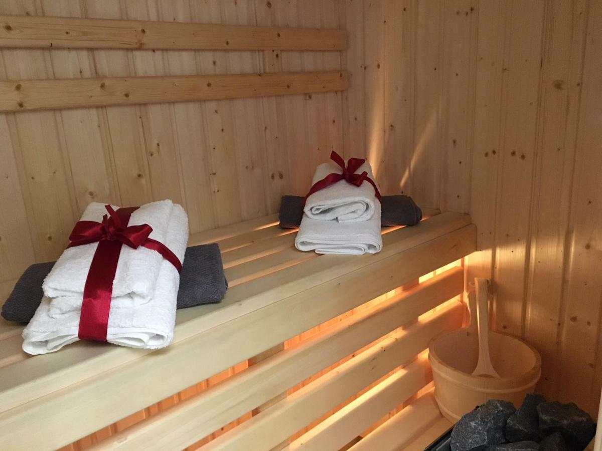 Family & Business Sauna Apartments Sienkiewicza No1 Centrum Plac Lliteratow- Piekny Apartament - 1 Bedroom With Private Sauna, Bath With Hydromassage, Parking キェルツェ エクステリア 写真