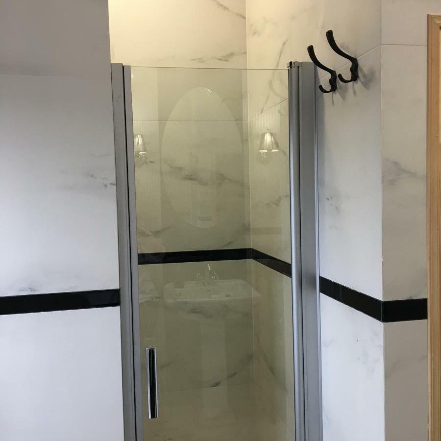 Family & Business Sauna Apartments Sienkiewicza No1 Centrum Plac Lliteratow- Piekny Apartament - 1 Bedroom With Private Sauna, Bath With Hydromassage, Parking キェルツェ エクステリア 写真